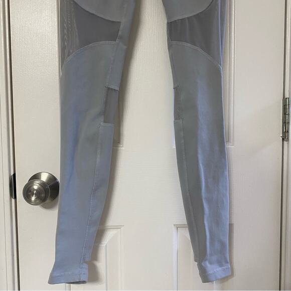 ALO YOGA • Light Gray Coast Leggings Tights - Picture 3 of 9